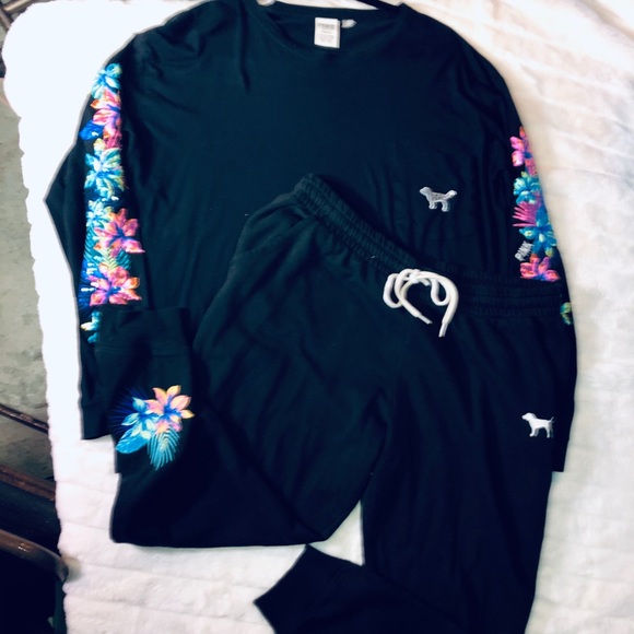 VS PINK LARGE LIMITED EDITION OUTFIT - Picture 3 of 8